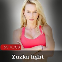 欧美健身博主Zuzka_light的商品标题可以是：欧美健身博主Zuzka_light的健身产品